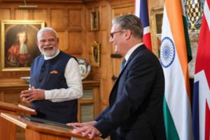 Modi and Starmer Share Light Moment at Joint Presser, Celebrate Landmark India-UK Trade Pact