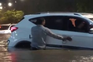 Gurugram Pummeled by Heavy Rains, Orange Alert Issued; Delhi Faces Flooding and Political Blame Game