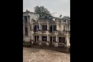 Indian Army Airlifts 22 CRPF Personnel, 3 Civilians Trapped in Punjab Floods