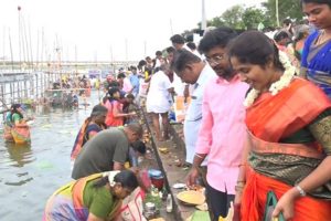 Devotees Flock to Trichy’s Cauvery Banks for Grand Aadi Perukku Celebrations Amid High Water Flow