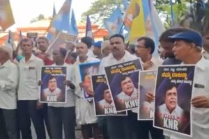 Supporters of KN Rajanna Protest in Tumkuru Over His Removal from Karnataka Cabinet