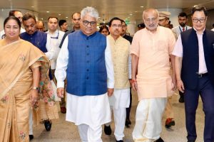 NDA’s Vice Presidential Candidate CP Radhakrishnan Reaches Delhi, Receives Warm Welcome from Ministers and Delhi CM