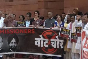 INDIA Bloc Stages Protest Outside Parliament Over “Vote Theft” Allegations, Supports Bihar Voter Rights Rally