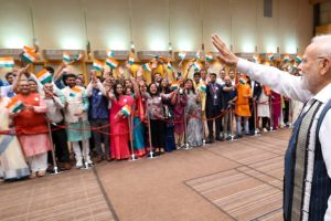 PM Modi Receives Warm Welcome in Tokyo with Classical, Folk Performances; Meets Indian Diaspora