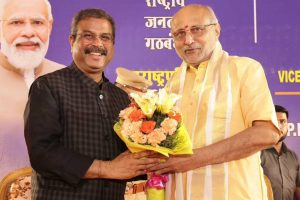 NDA VP Nominee CP Radhakrishnan Felicitated at Union Minister Pralhad Joshi’s Residence