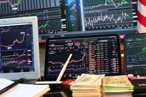 Indian stock benchmarks continue to dip over Trump tariffs uncertainty