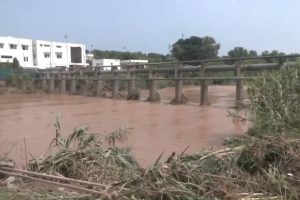 Chandigarh: Chief Engineer assesses situation at Sukhna Lake, reviews damage