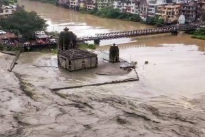 574 roads shut, 369 water supply schemes affected due to rains in Himachal