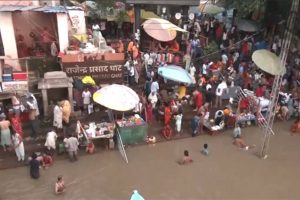 Devotees in Varanasi Take Holy Dip in Ganga After Rare Total Lunar Eclipse