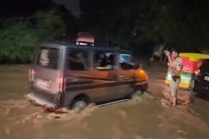 Torrential Rains Paralyse Gurugram: Schools Shift Online, Work-from-Home Advisory Issued